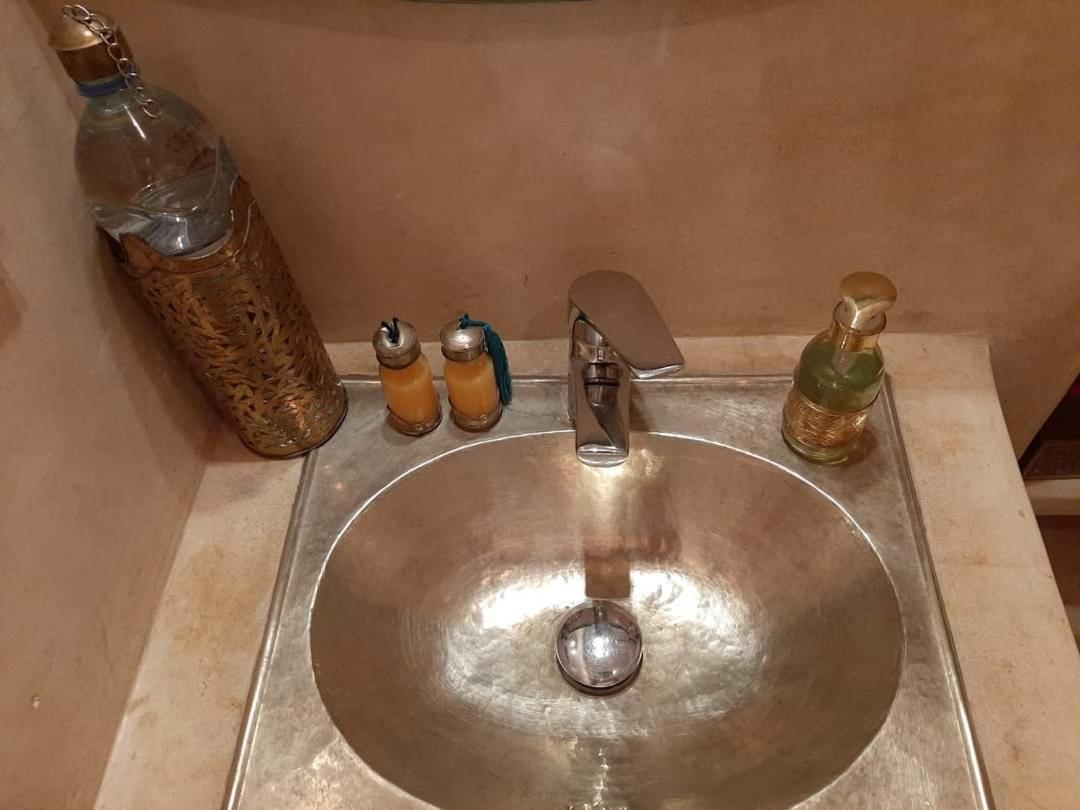 Riad Manaoui Marrakesh Bagian luar foto